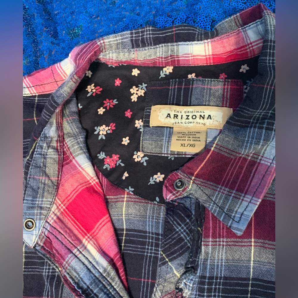Button-Down Shirt - Picture 4 of 4